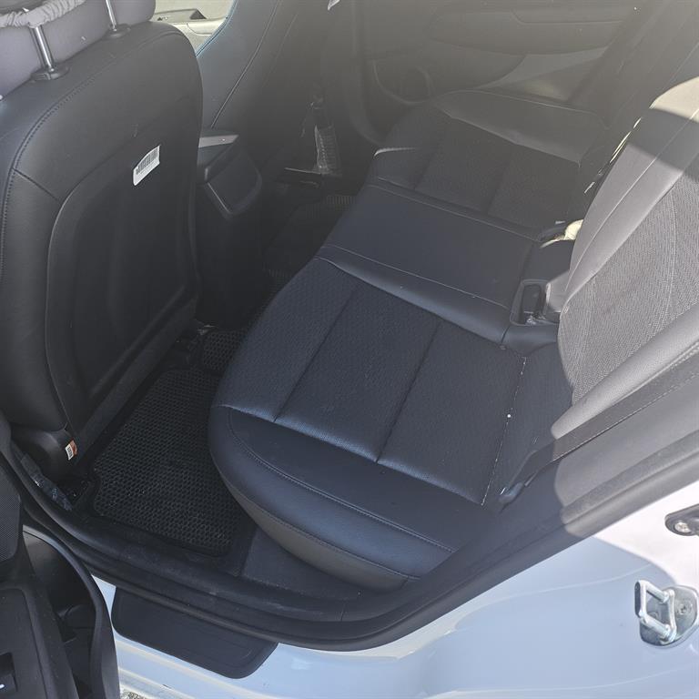 HYUNDAI Avante - Vista 10