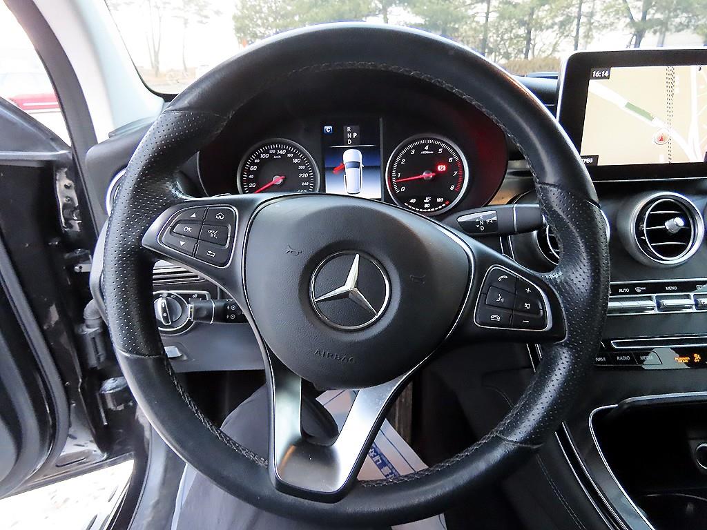 Mercedes Benz GLC Class - Vista 8