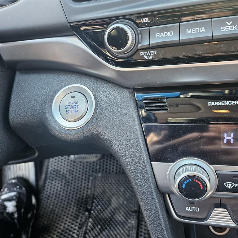 HYUNDAI Avante - Vista 9