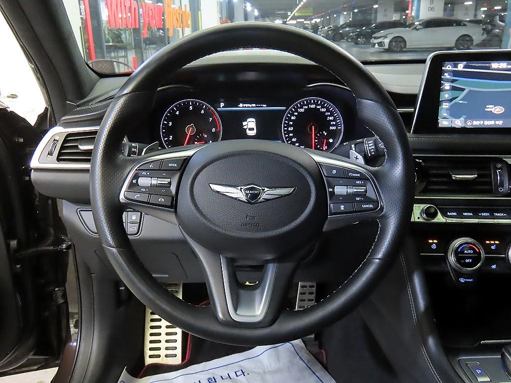 Genesis G70 - Vista 8