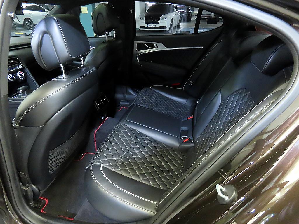 Genesis G70 - Vista 7