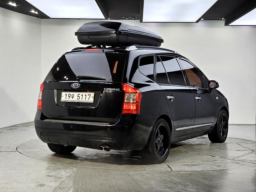 KIA Carens - Vista 4