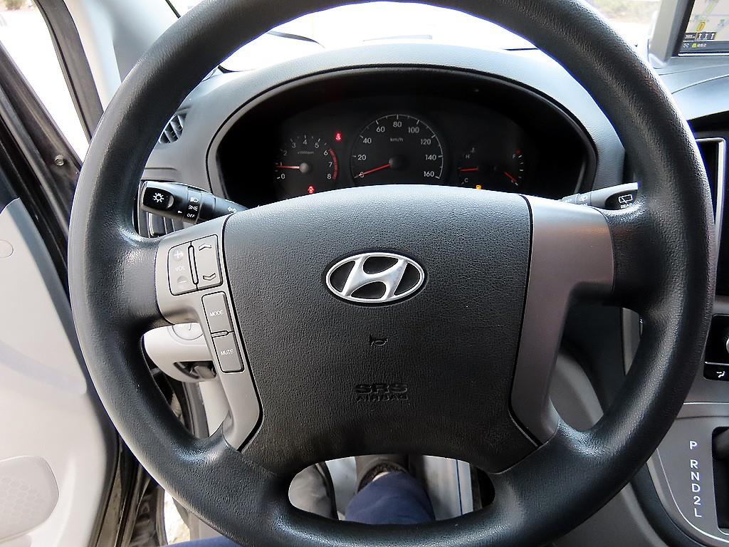 HYUNDAI Starex - Vista 9