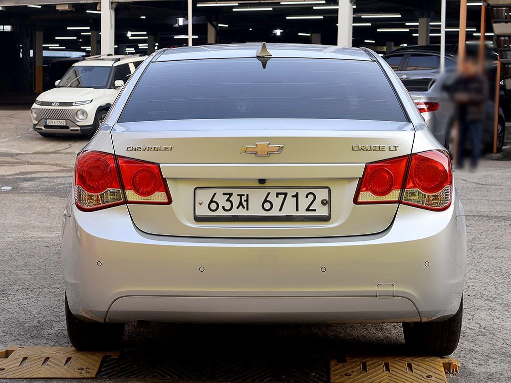 Chevrolet Cruise - Vista 5