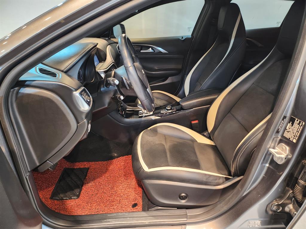 Infiniti Q - Vista 10