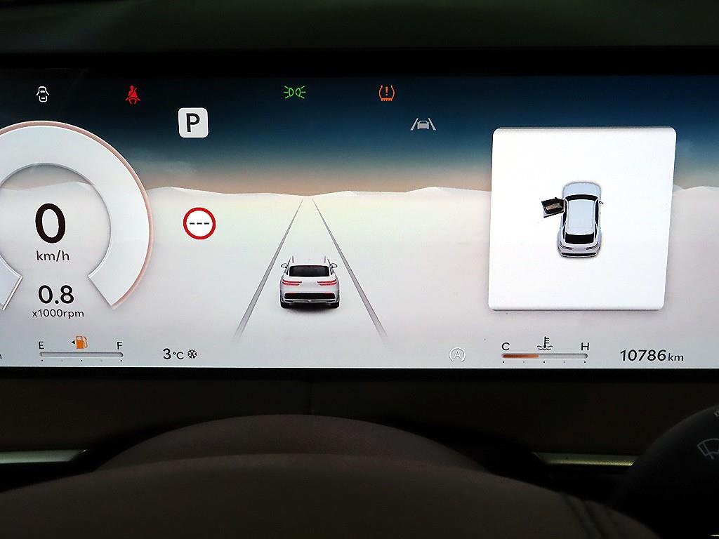 Genesis GV70 - Vista 9