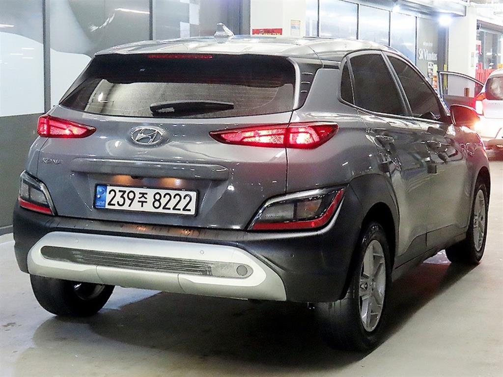 HYUNDAI Kona - Vista 4