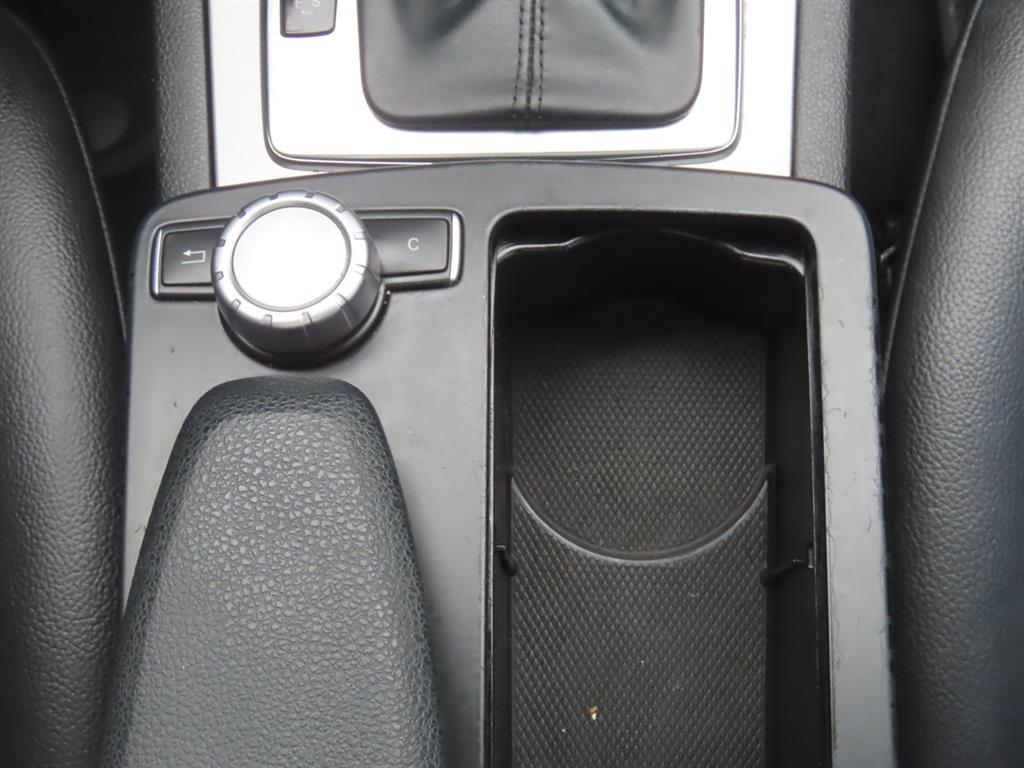 Mercedes Benz C Class 2012 Gris - Importación desde Corea - HF Imports Iquique - Foto 13