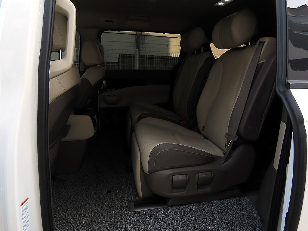 KIA Carnival - Vista 6