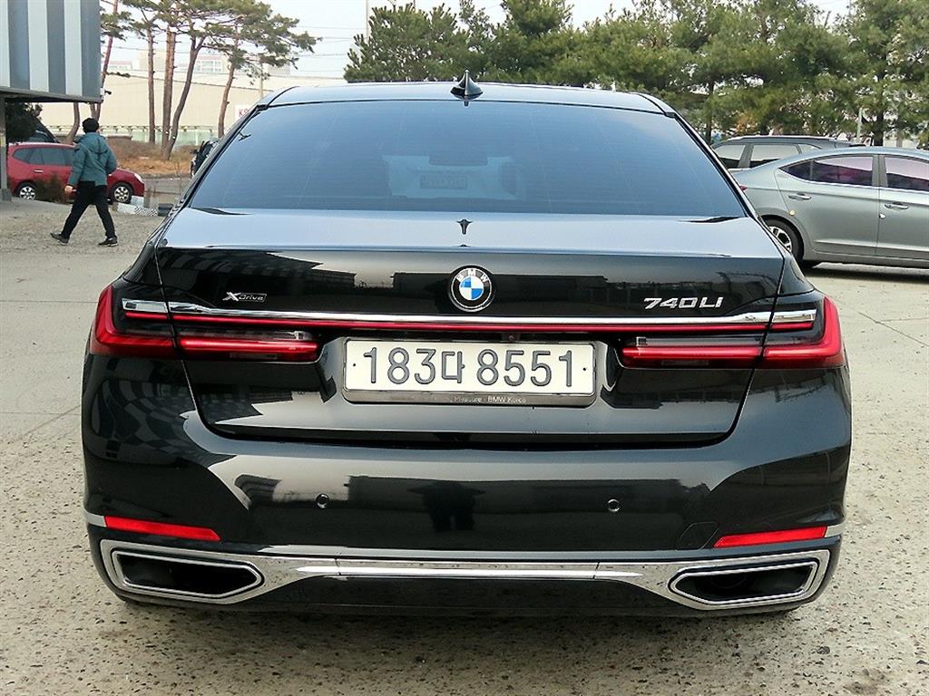 BMW 7 Series - Vista 4