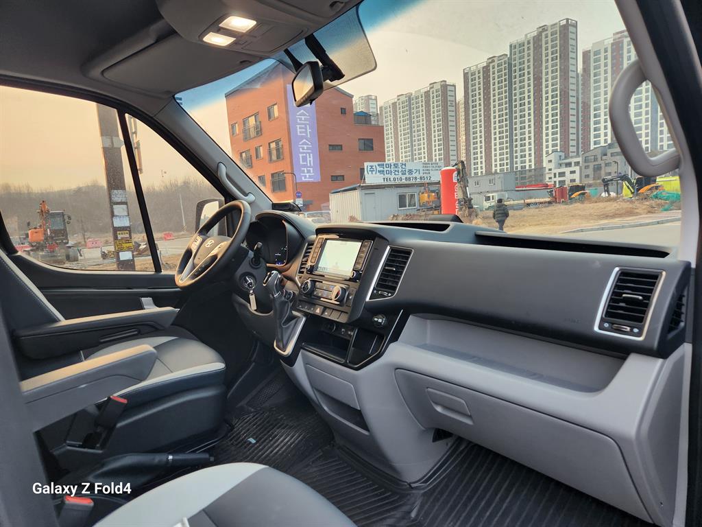 HYUNDAI Solati 2025 Negro - Importación desde Corea - HF Imports Iquique - Foto 15