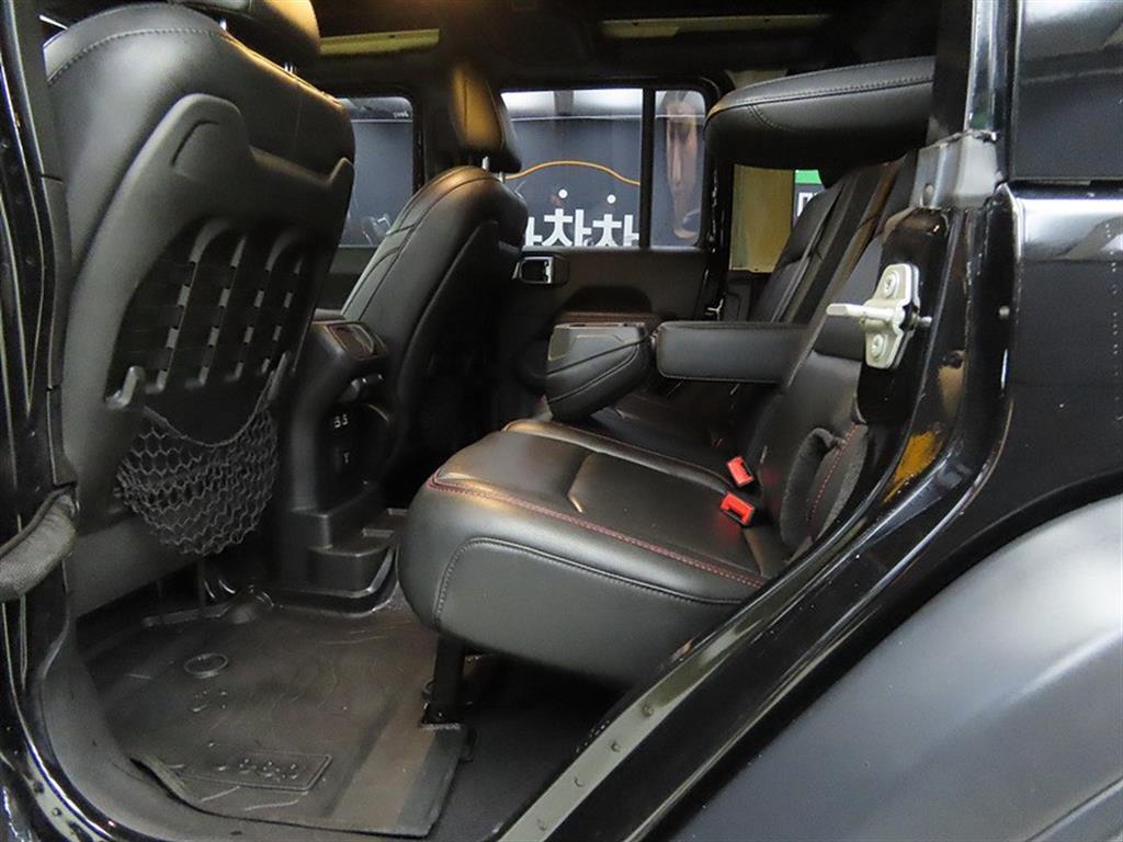 Jeep Wrangler - Vista 5