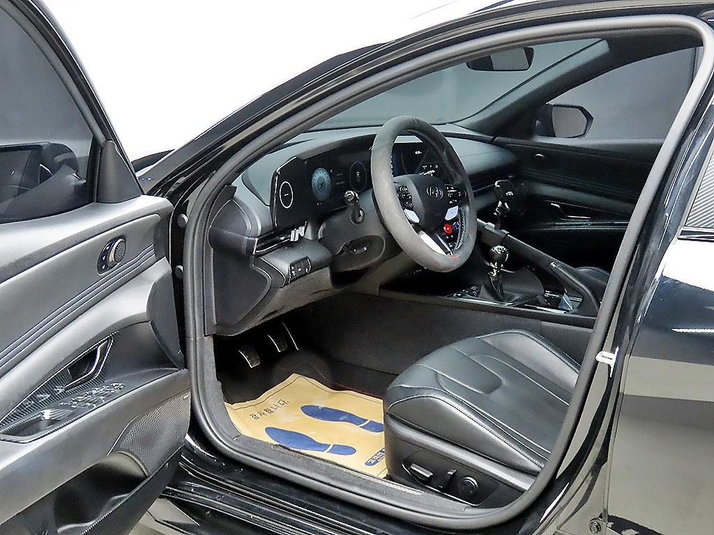 HYUNDAI Avante - Vista 5