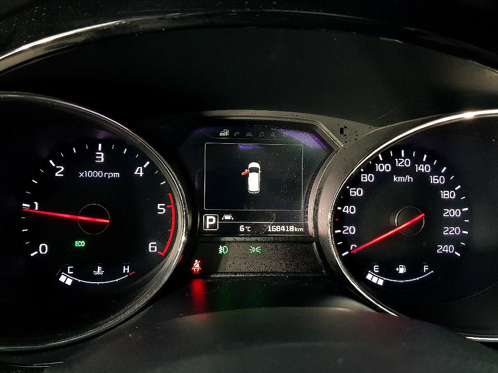 KIA Carnival - Vista 7