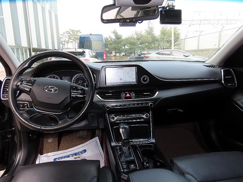 HYUNDAI Grandeur - Vista 7