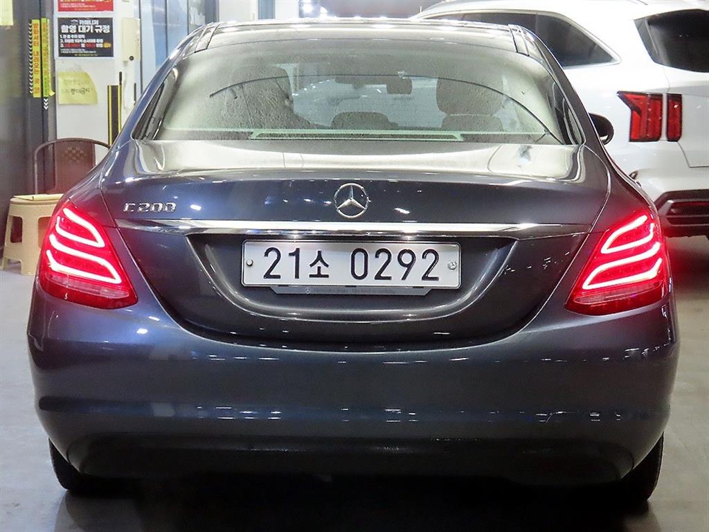 Mercedes Benz C Class - Vista 5