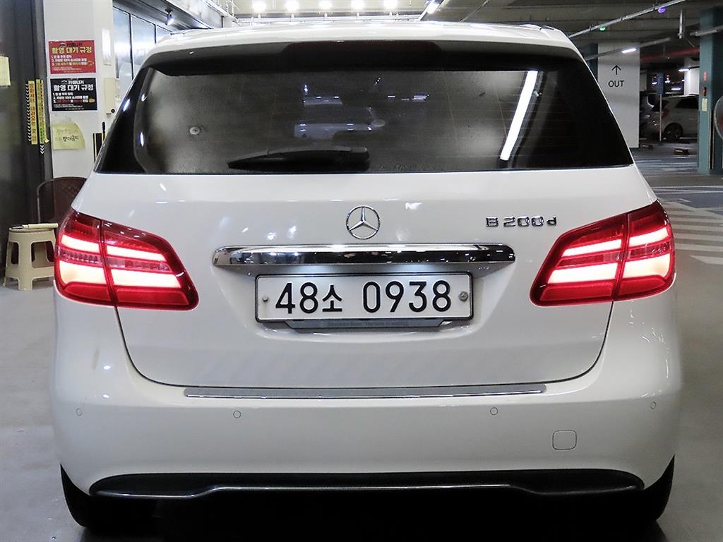 Mercedes Benz B Class (MY B) - Vista 5