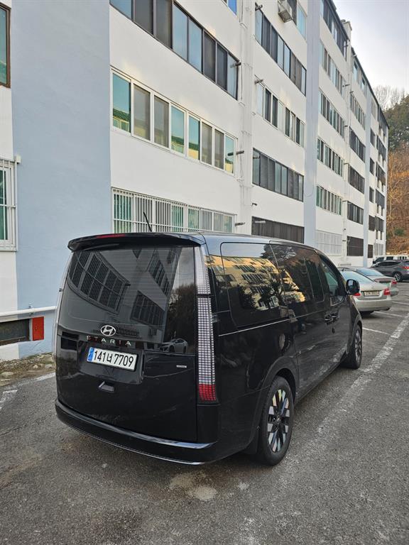 HYUNDAI Staria - Vista 5