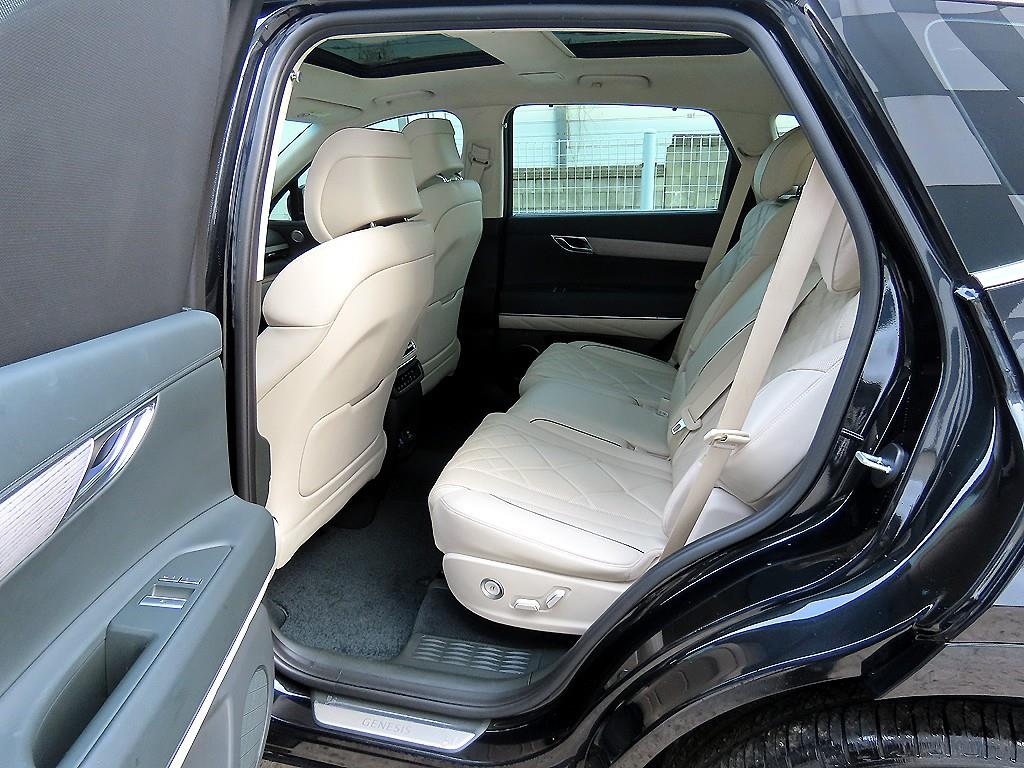 Genesis GV80 - Vista 6