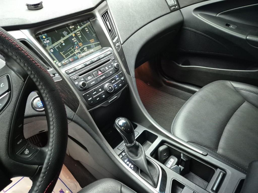 HYUNDAI Sonata - Vista 10