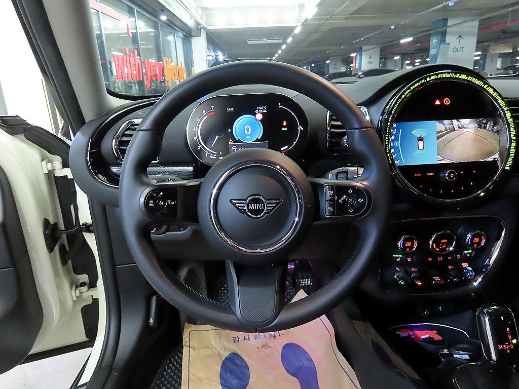 Mini Clubman - Vista 8