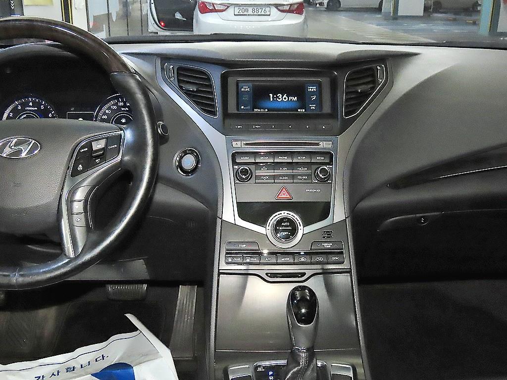 HYUNDAI Grandeur - Vista 11
