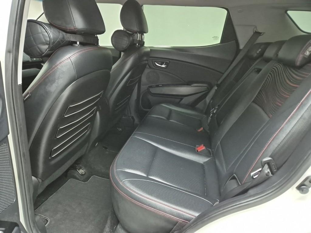 Ssangyong Tivoli - Vista 12