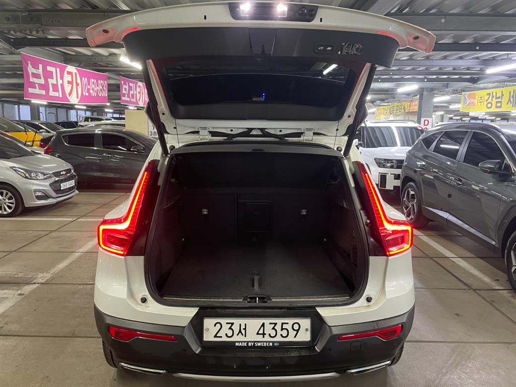 Volvo XC40 - Vista 5