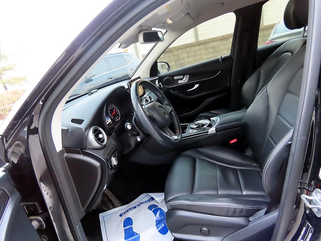 Mercedes Benz GLC Class - Vista 5