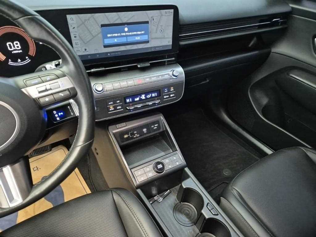 HYUNDAI Kona - Vista 10