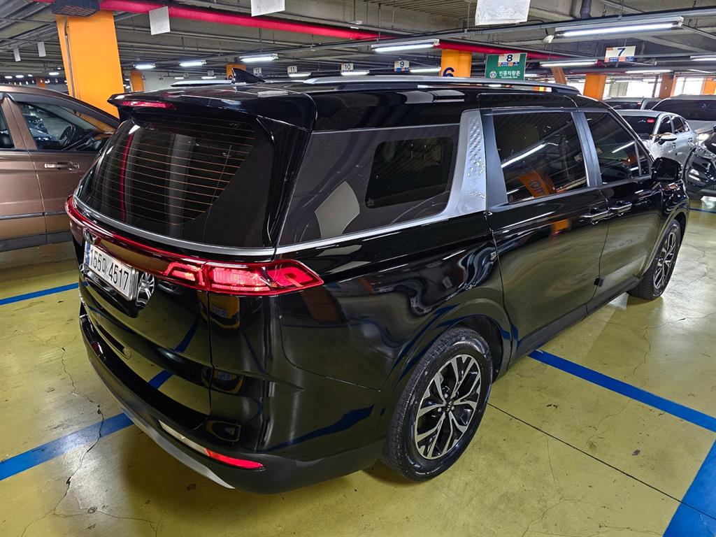 KIA Carnival - Vista 4