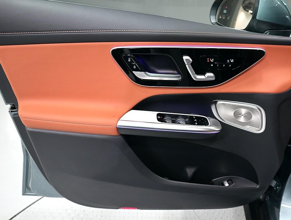 Mercedes Benz GLC Class - Vista 8