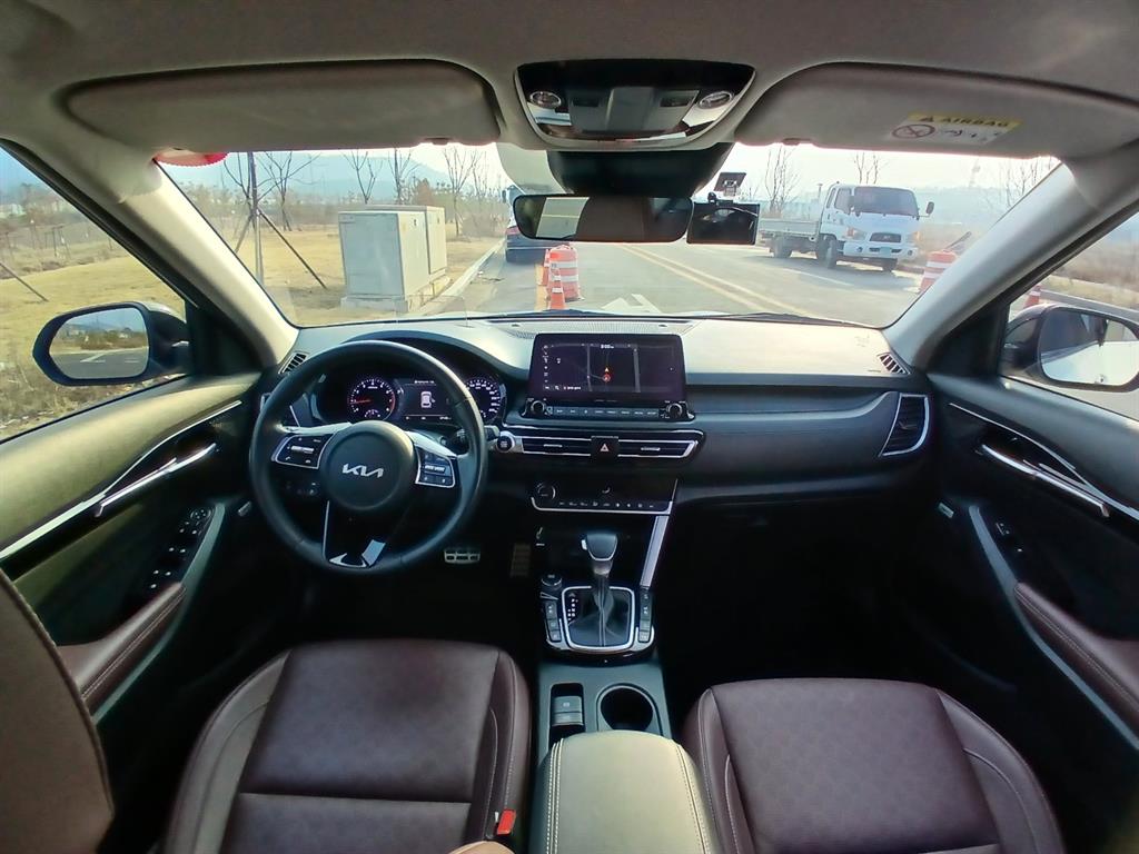 KIA Seltos - Vista 6