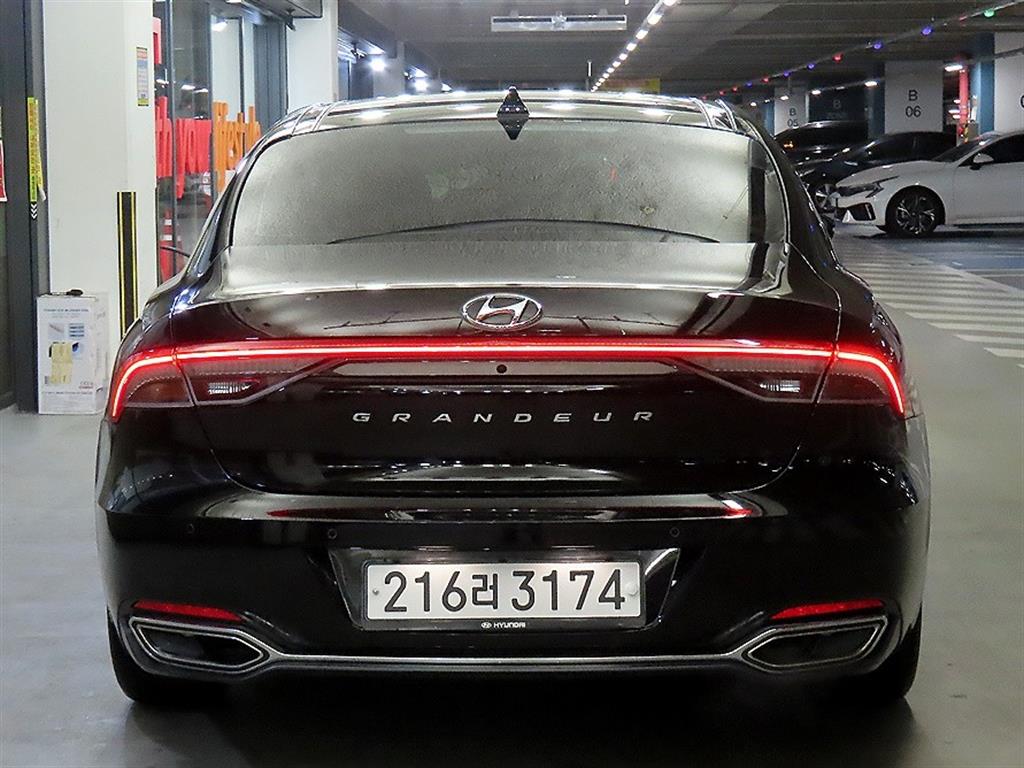 HYUNDAI Grandeur - Vista 5