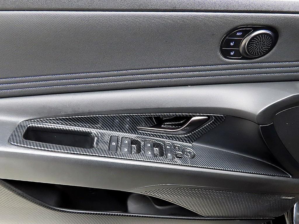 HYUNDAI Avante - Vista 11