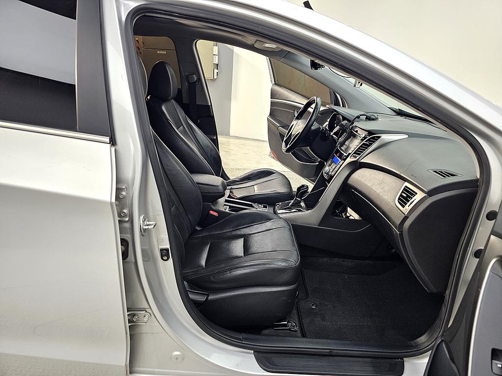 HYUNDAI i30 - Vista 11