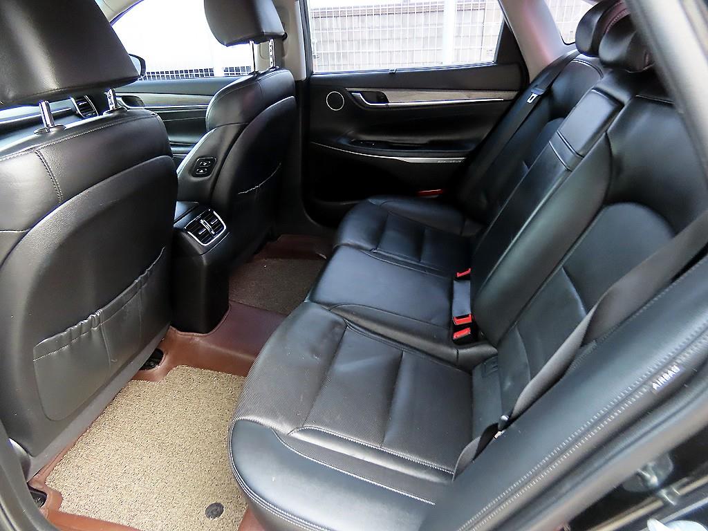 HYUNDAI Grandeur - Vista 6