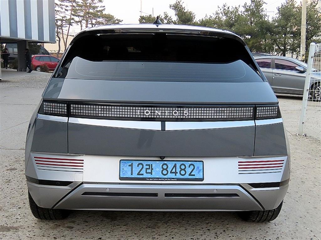 HYUNDAI Ioniq 5 - Vista 4