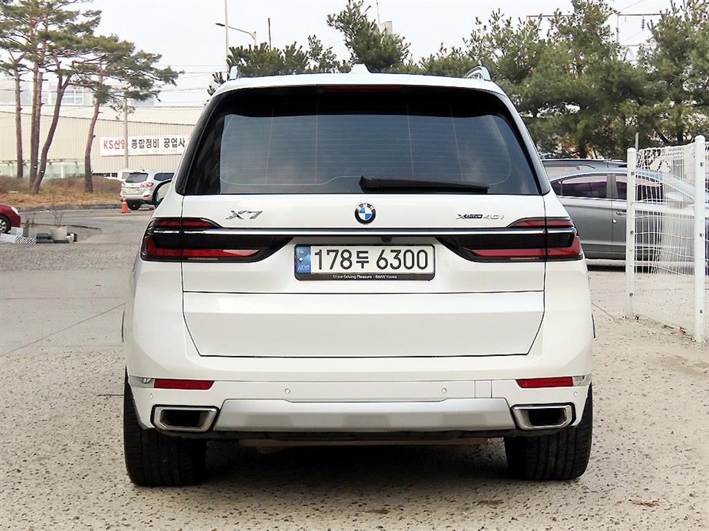 BMW X7 - Vista 4