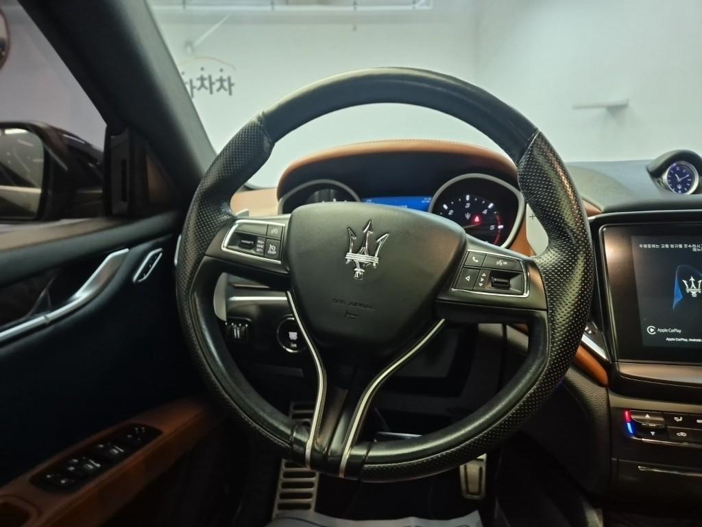 Maserati Ghibli - Vista 10