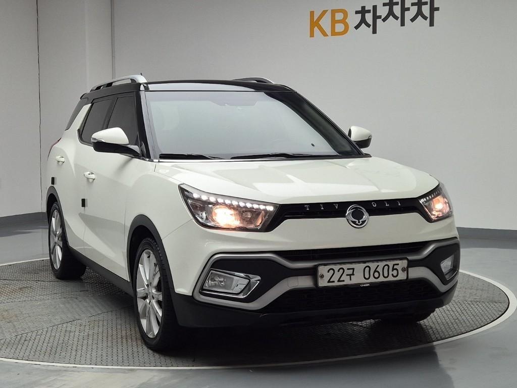 Ssangyong Tivoli - Vista 4