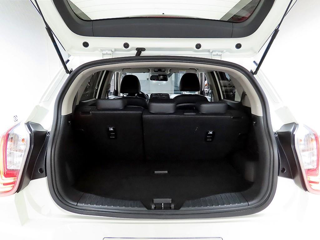 Ssangyong Tivoli - Vista 5