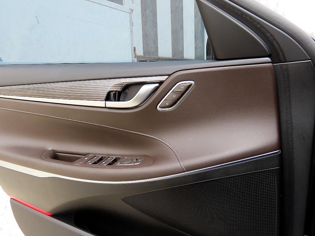 HYUNDAI Grandeur - Vista 12