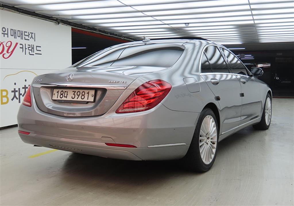Mercedes Benz S Class - Vista 4