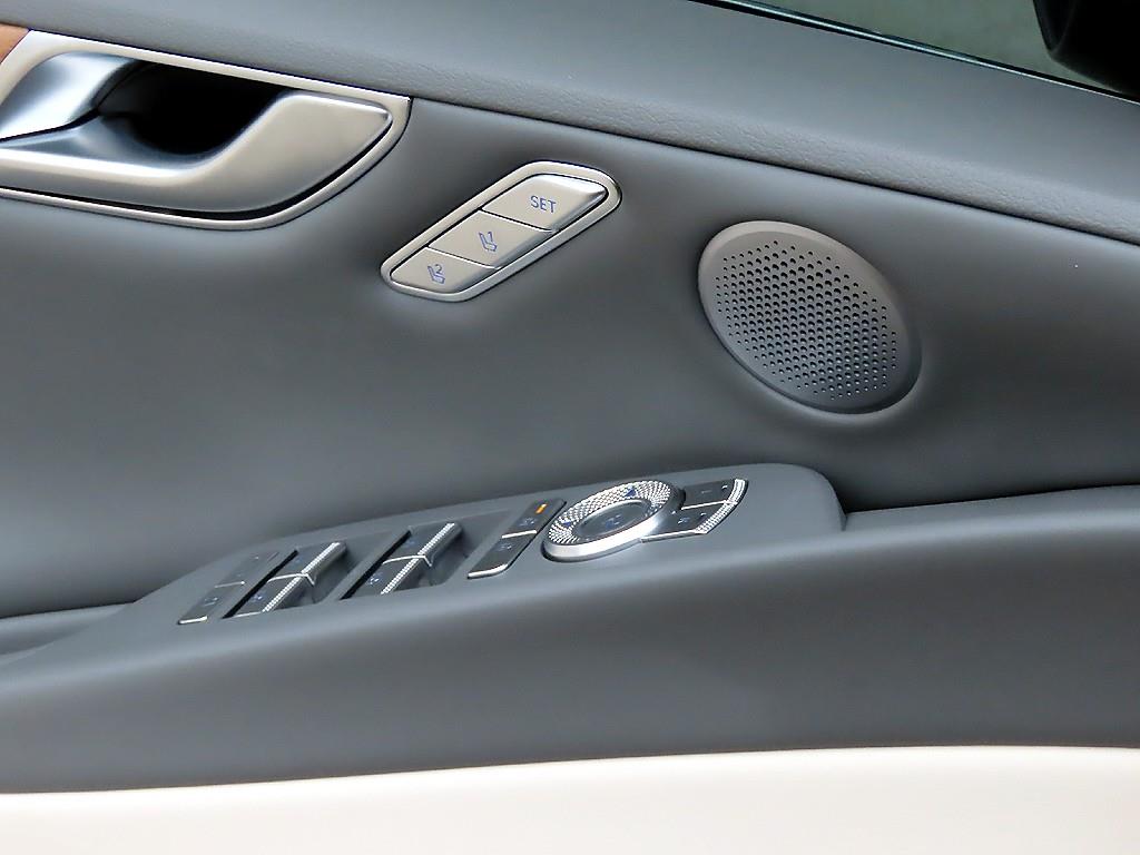 Genesis G80 - Vista 12