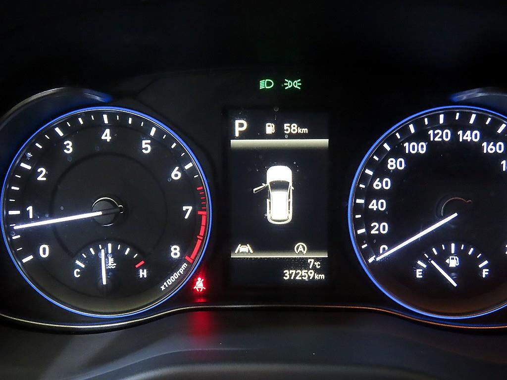 HYUNDAI Kona - Vista 8