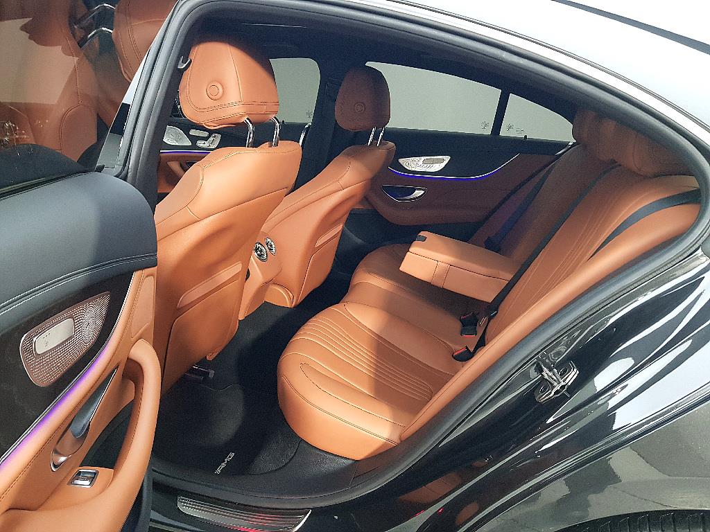 Mercedes Benz CLS Class - Vista 9