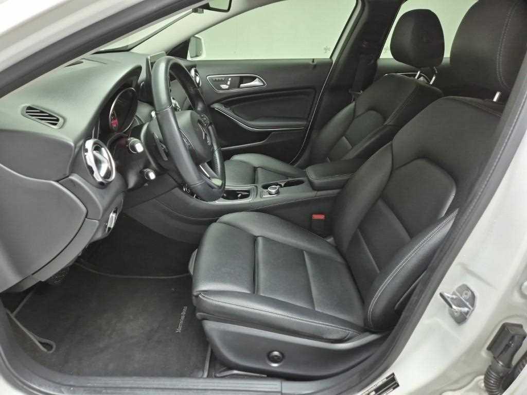 Mercedes Benz GLA Class - Vista 11