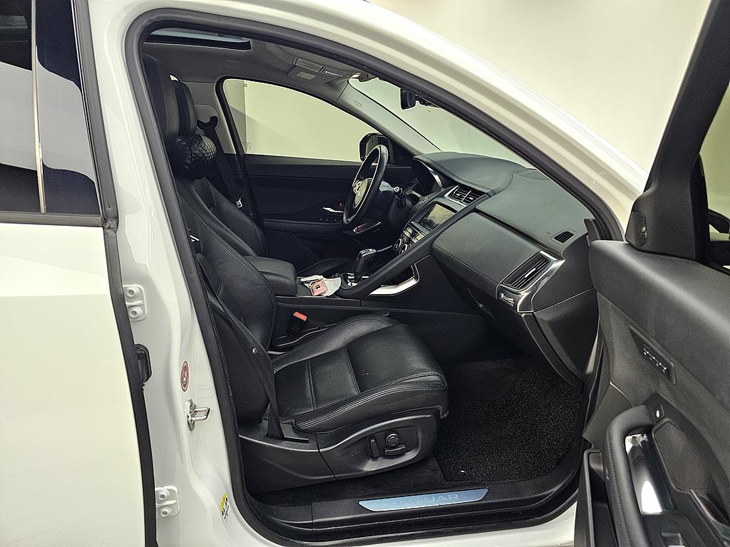 Jaguar E-PACE - Vista 10