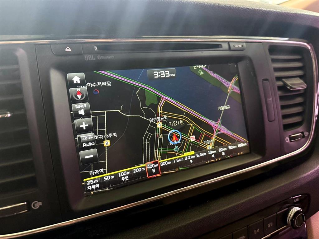 KIA Carnival - Vista 11